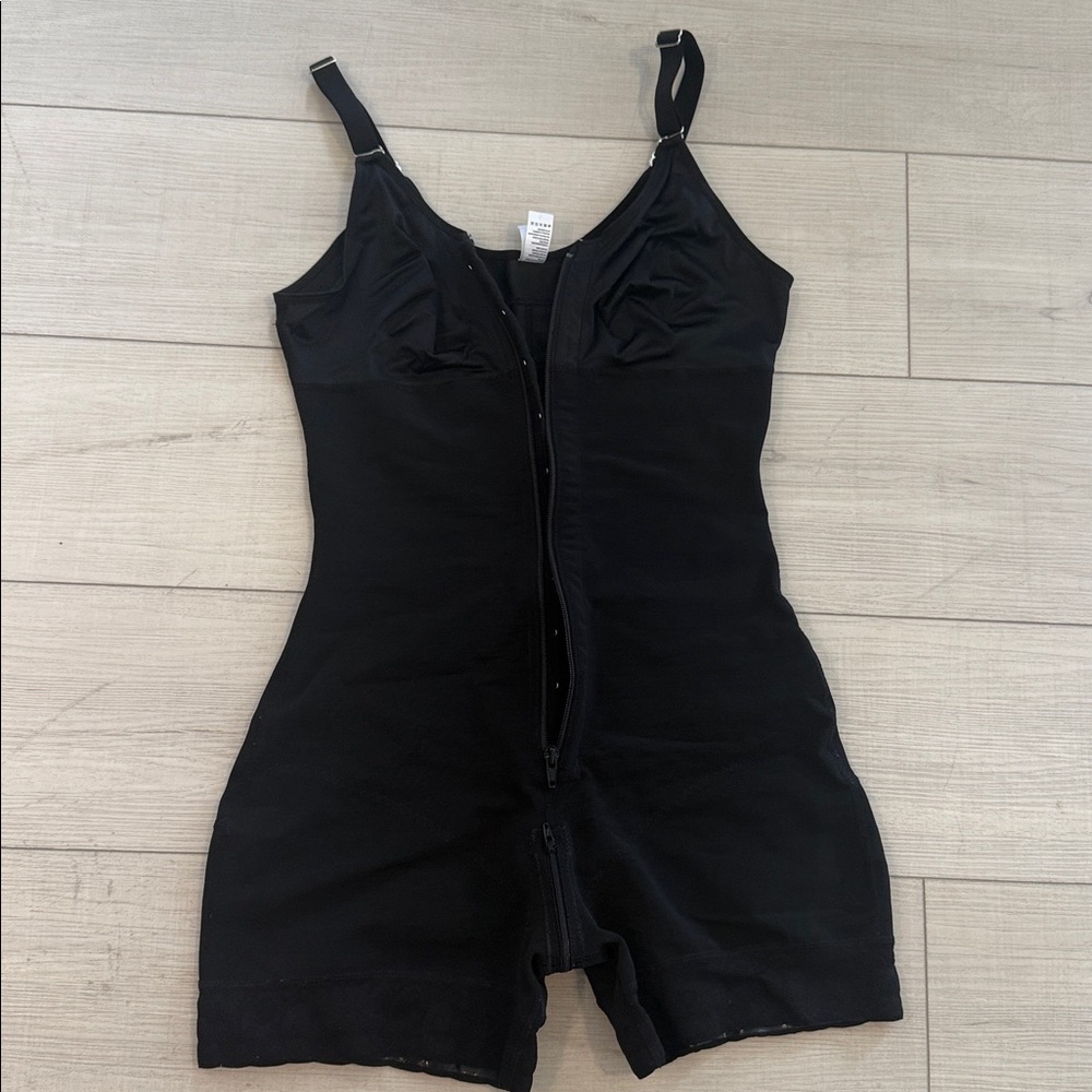Yianna Black Women's Shapewear/Faja Bodysuit